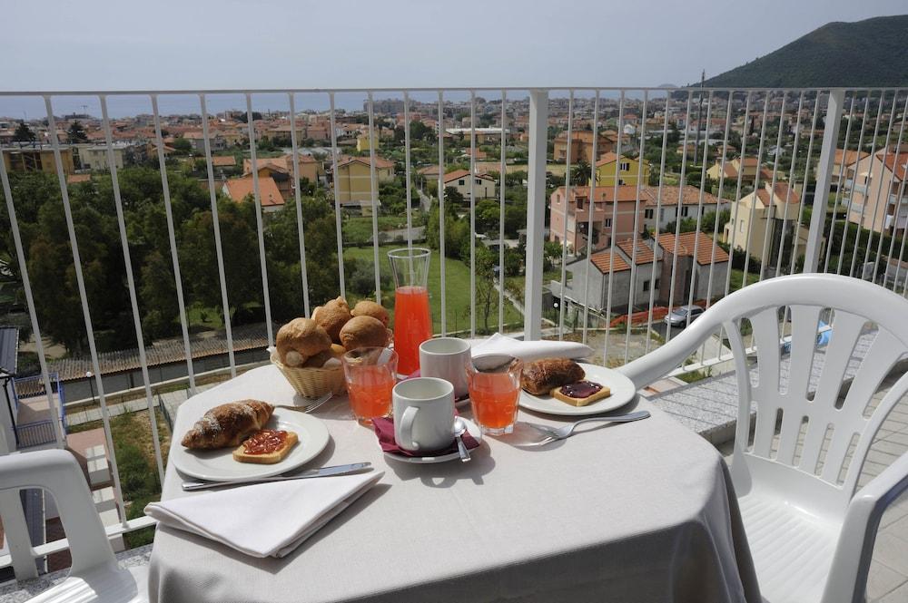 Ai Pozzi Village Hotel&Resort Loano Esterno foto