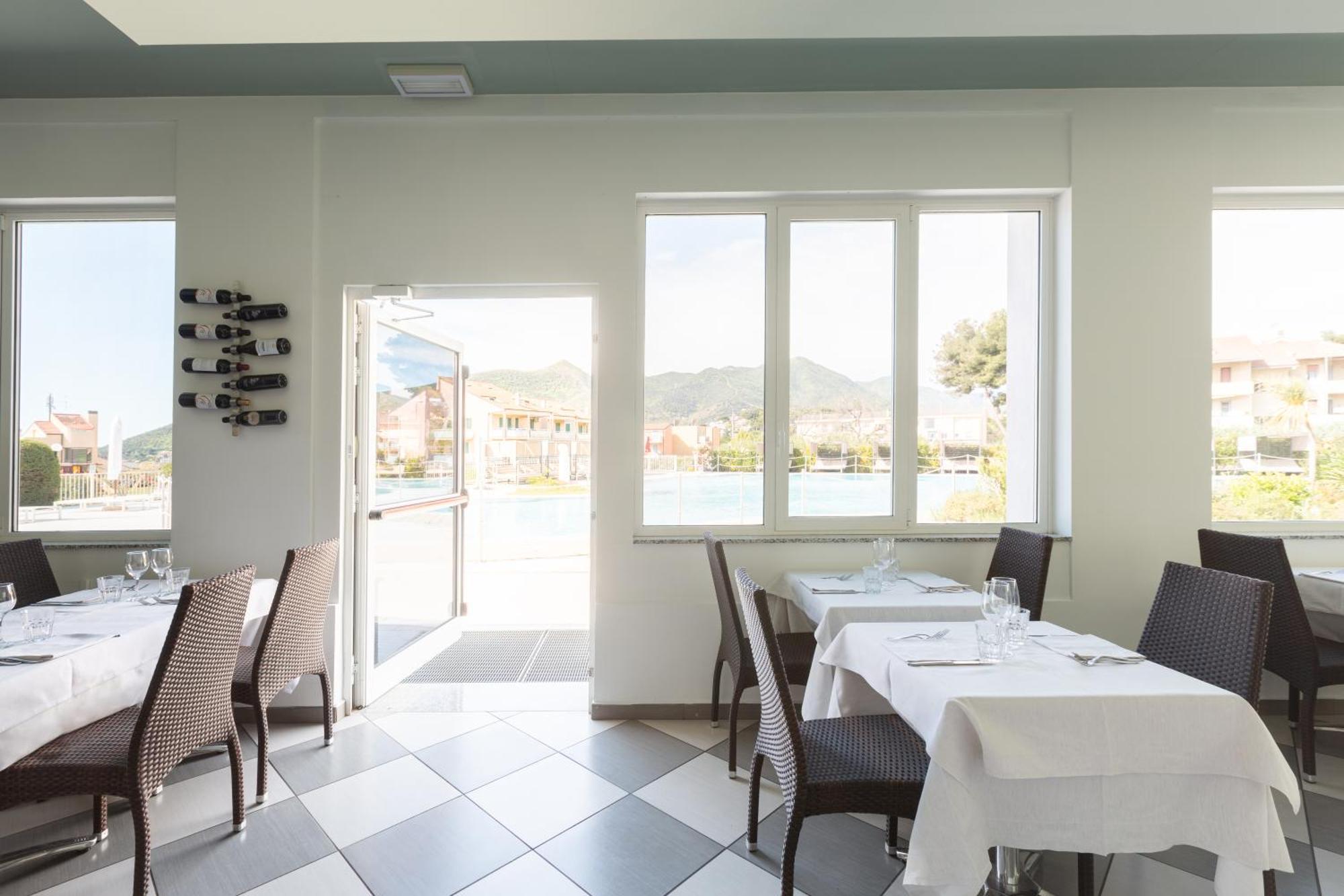 Ai Pozzi Village Hotel&Resort Loano Esterno foto