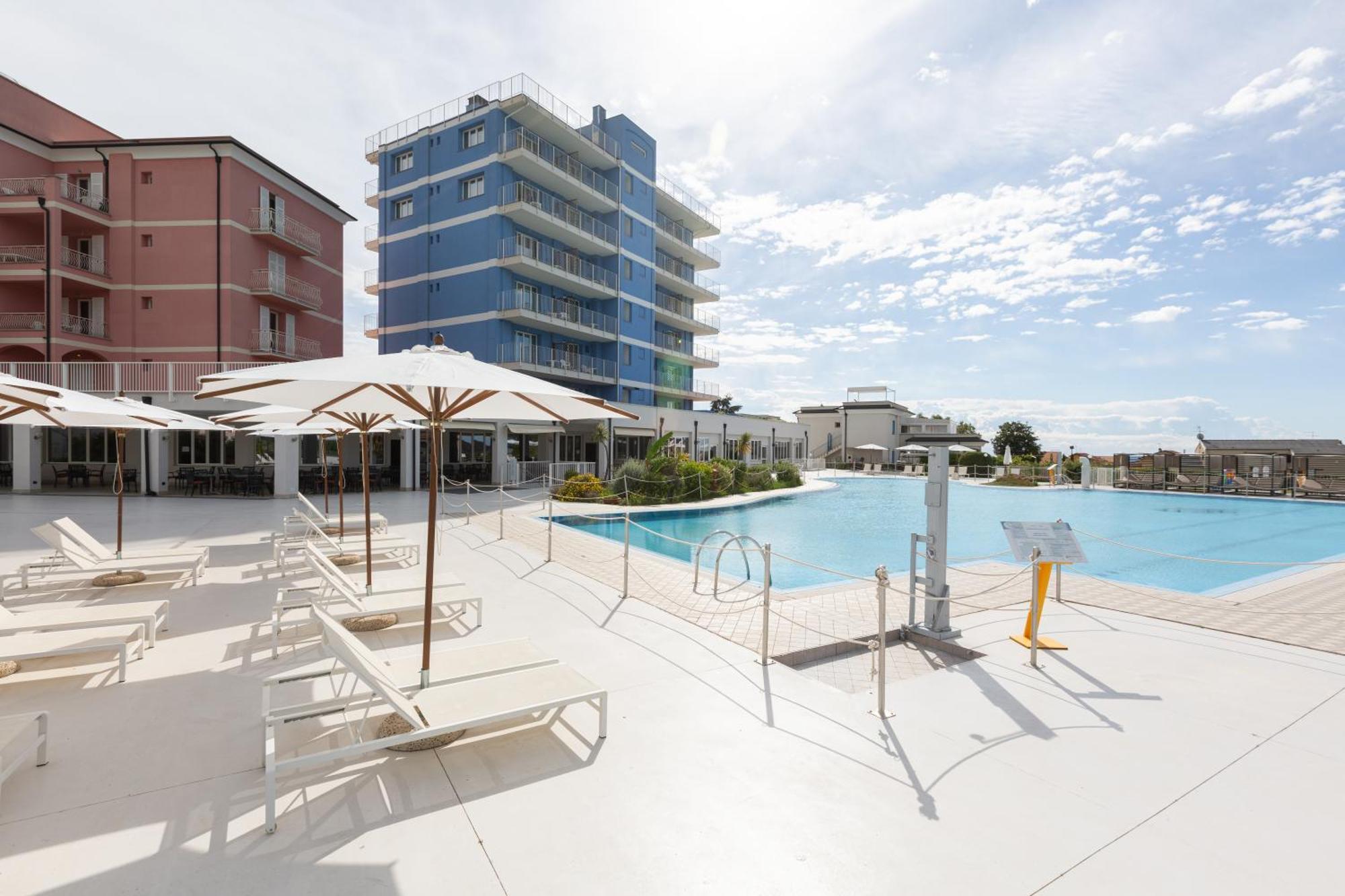 Ai Pozzi Village Hotel&Resort Loano Esterno foto